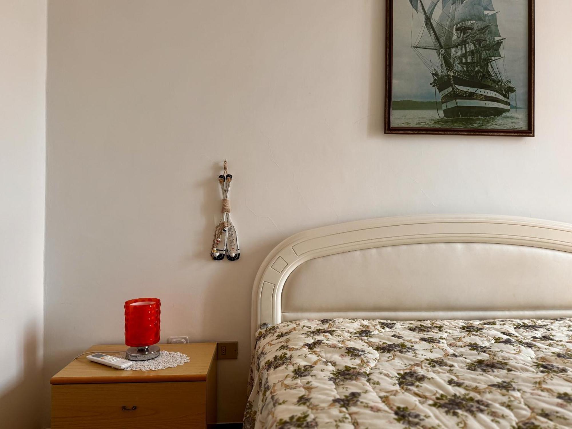 Holidaycasa Leone - Con Posto Auto A 200Mt Dal Mare 斯佩隆加 外观 照片