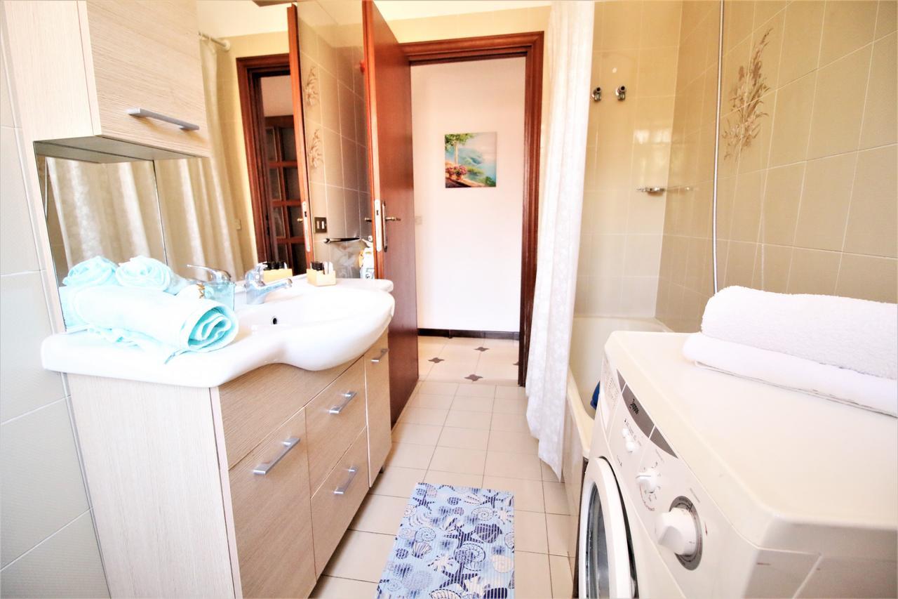 Holidaycasa Leone - Con Posto Auto A 200Mt Dal Mare 斯佩隆加 外观 照片
