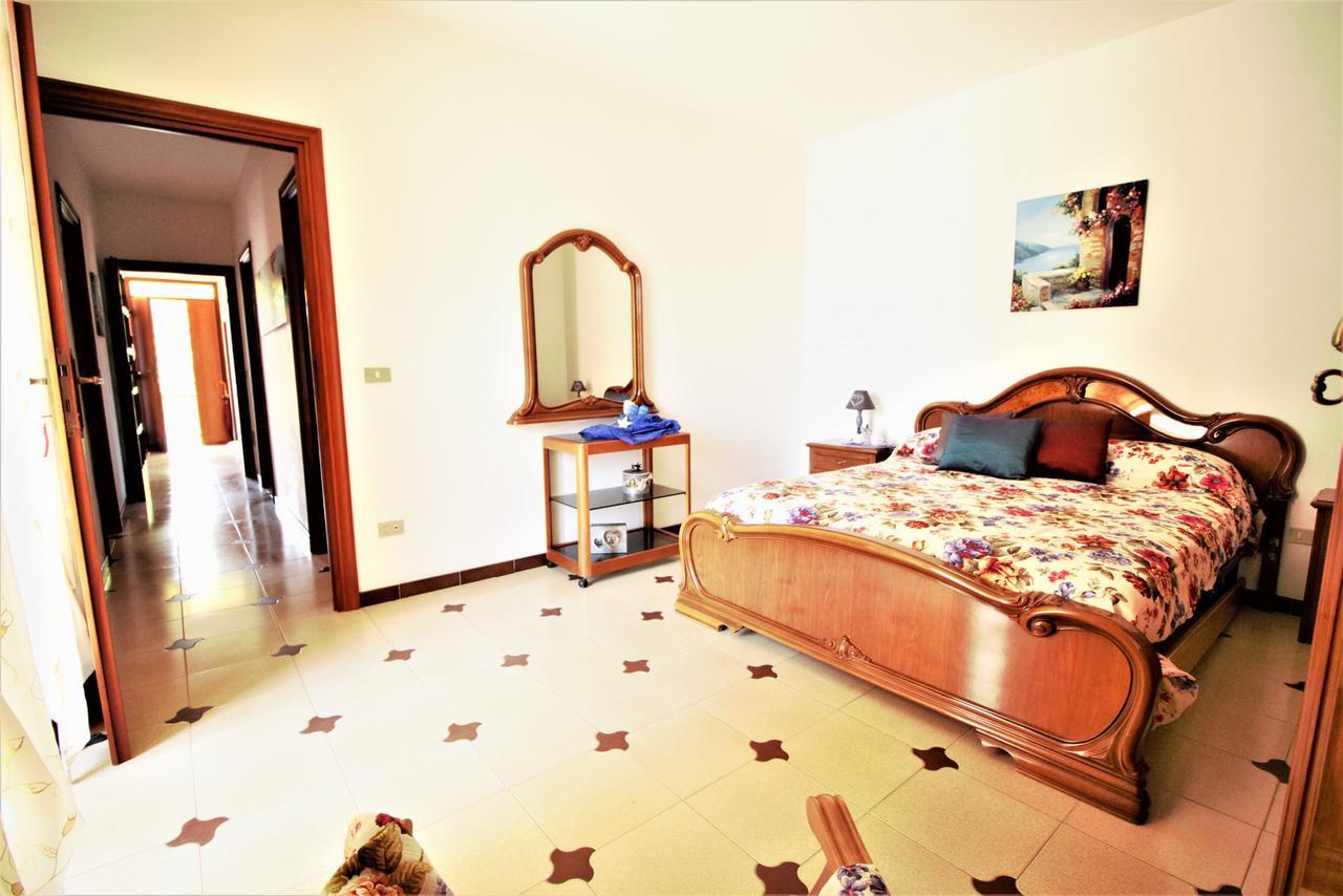 Holidaycasa Leone - Con Posto Auto A 200Mt Dal Mare 斯佩隆加 外观 照片